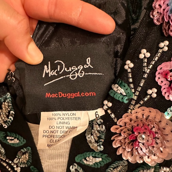 GORGEOUS MAC DUGGAL 3D SEQUIN APPLIQUÉ GOWN NWOT - Picture 10 of 11